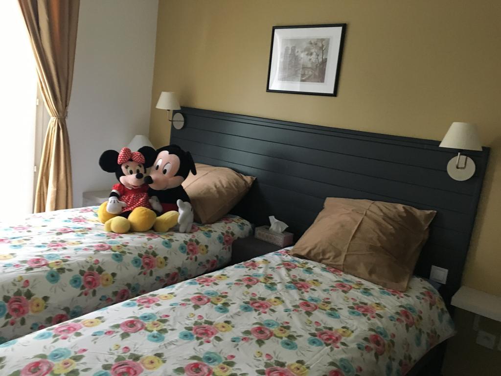 F&B'S Home Disney Serris Luaran gambar